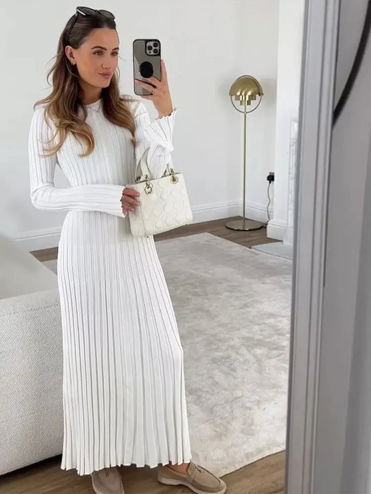 Genzi Long Sleeve Pleated Knitted Maxi Dress