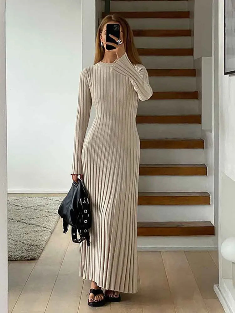 Genzi Long Sleeve Pleated Knitted Maxi Dress